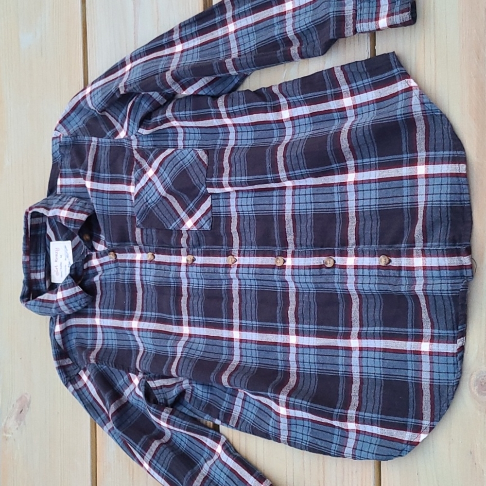 Girl Krazy Plaid  Button-Down Shirt. Size M